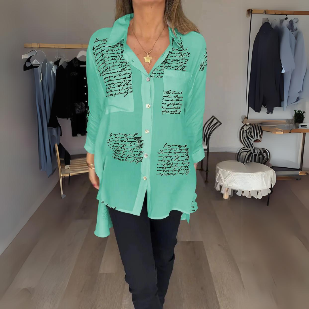 Noëlla - Artistieke Blouse met Handgeschreven Print