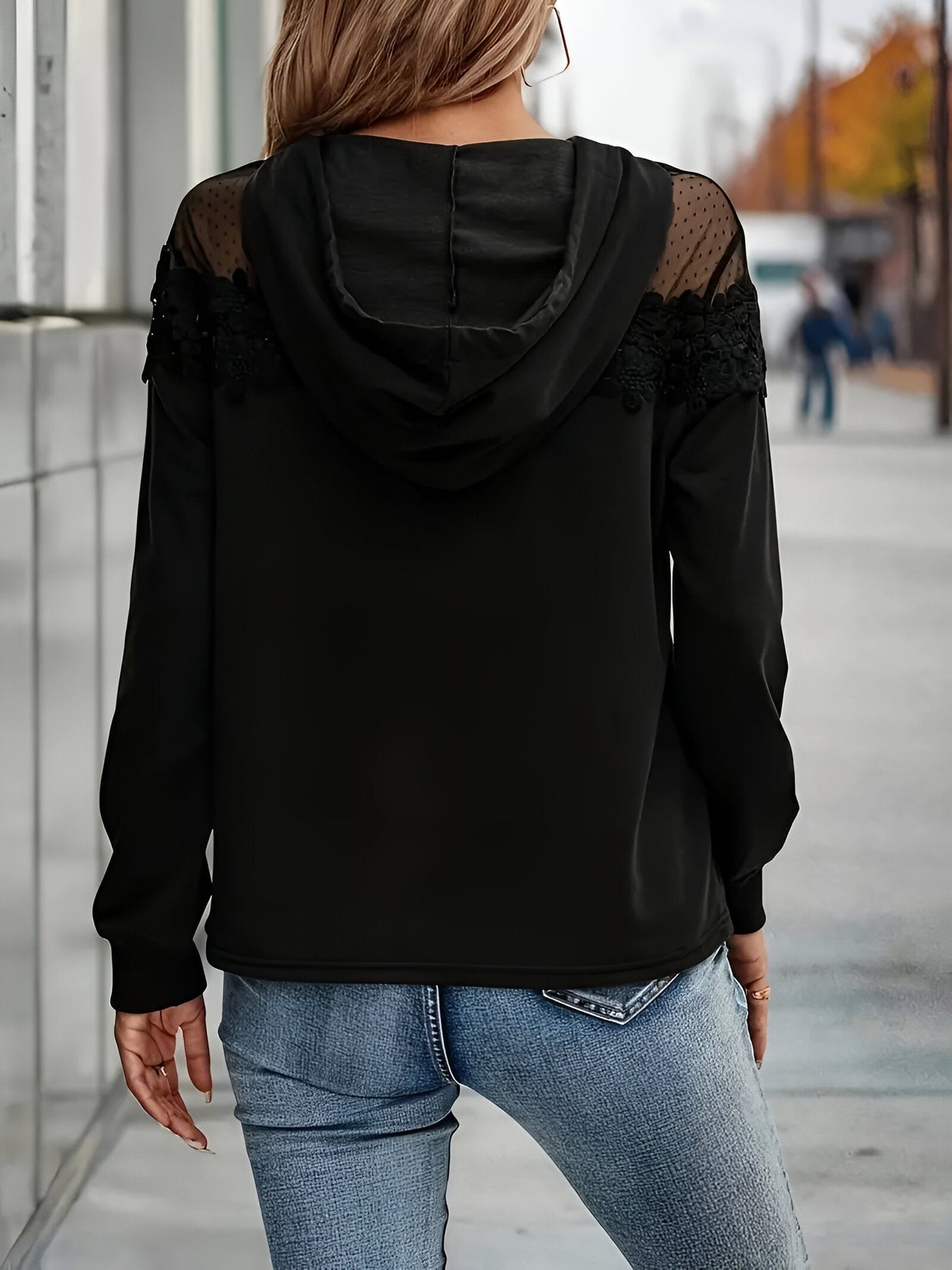 Cyrene - Chique Hoodie met Cut-Out Design