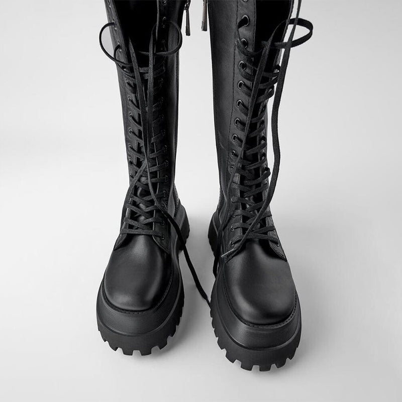 Liva - Stijlvolle Zwarte Veterlaars met Chunky Zool