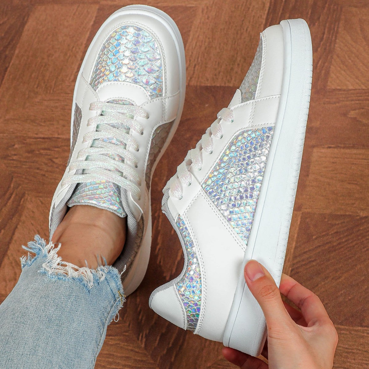 Soepele Leren Dames Sneakers met Structuuraccent – Stevige Zool voor Extra Support