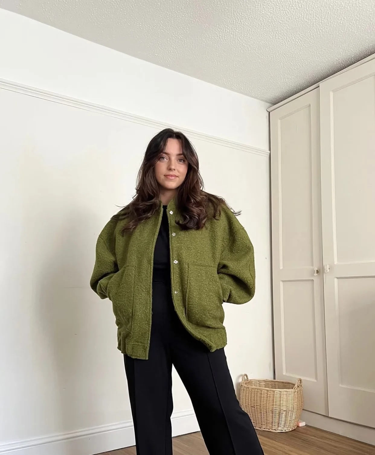 Daphne - Oversized Wollen Mantel met Ronde Hals en Knopen