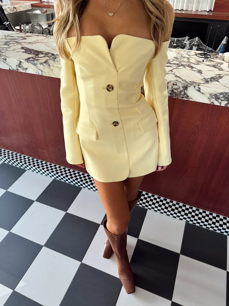 Filippa - Tailored Chic Blazer