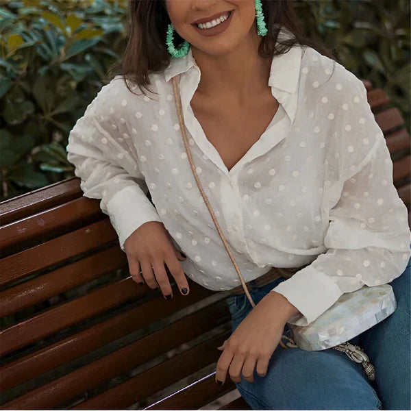 Laurien β Elegante Blouse met Polkadots