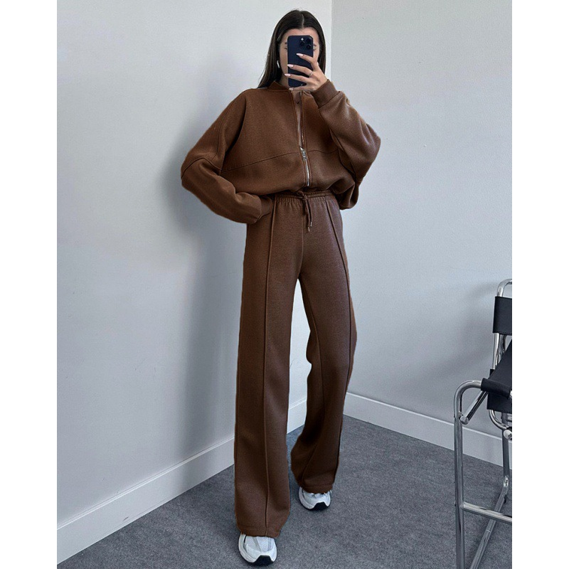 Femke - Comfy Tracksuit