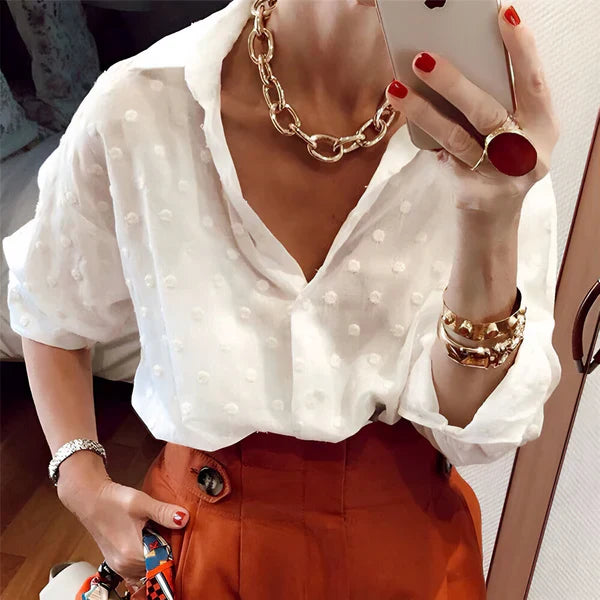 Laurien β Elegante Blouse met Polkadots