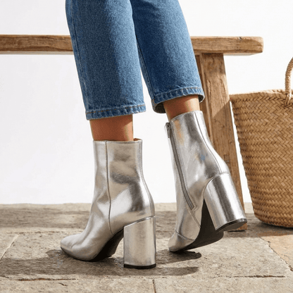 ITERPUB::cold-frugaze-16518356042077::02-hero_back_footwear