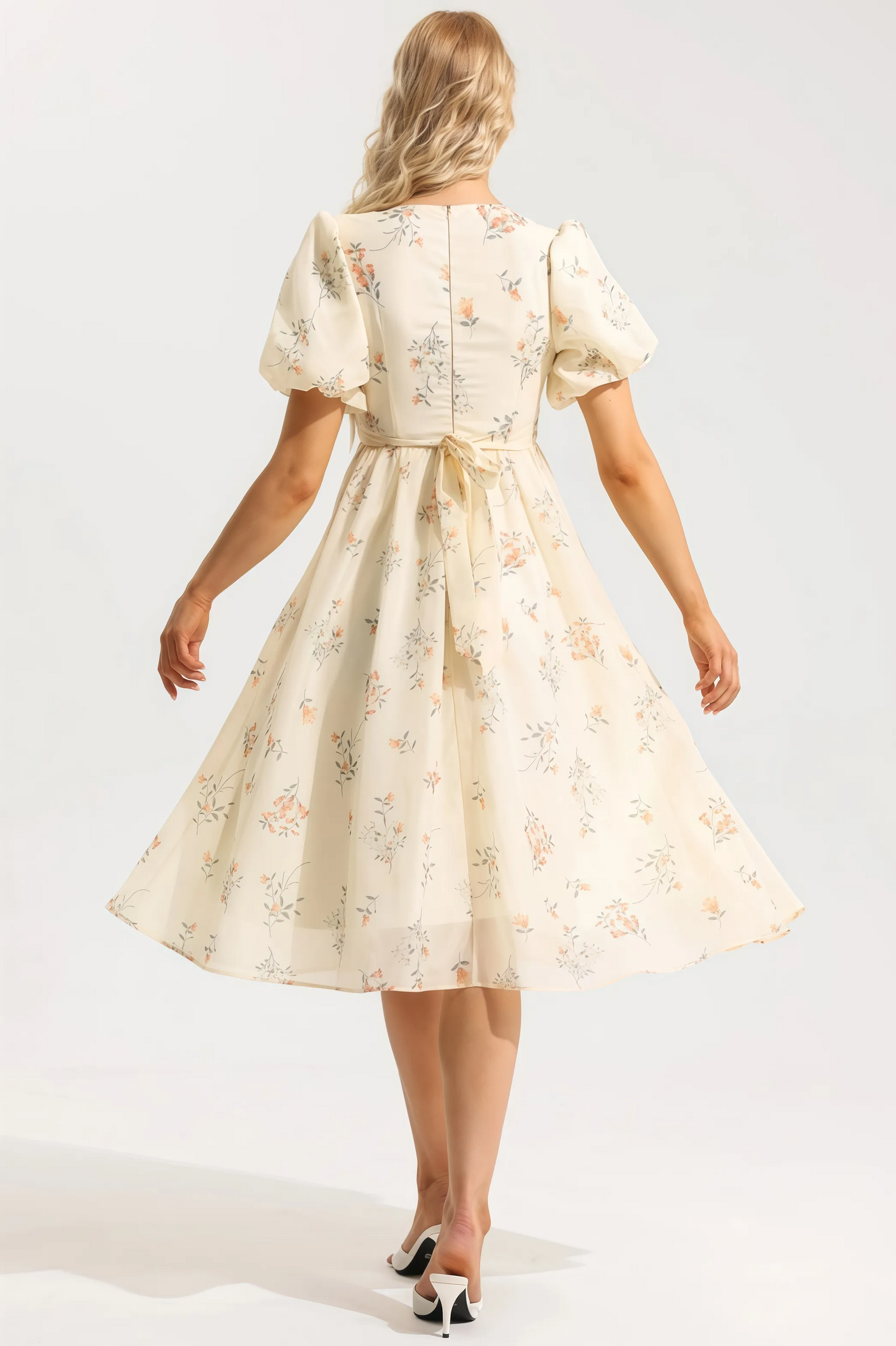 Liselotte - Charmante Midi-Jurk met Bloemenprint en V-Hals