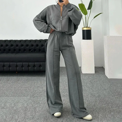 Femke - Comfy Tracksuit