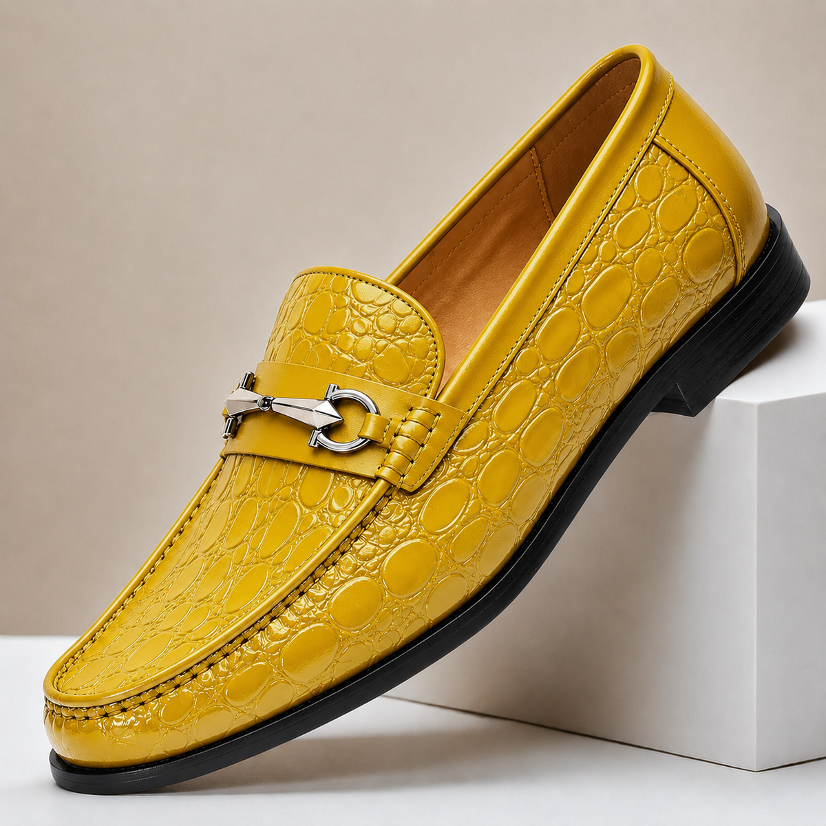 Heren Loafers Runderleer met Gegraveerde Structuur en Metalen Accent