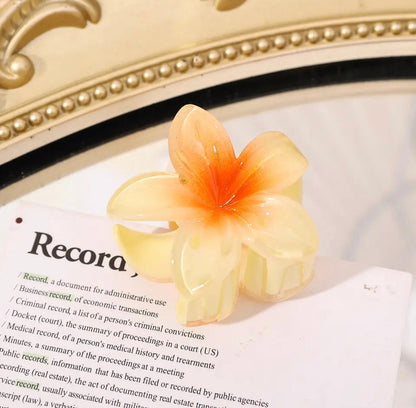 Luna - Bloemvormige Haarclip met Stevige Sluiting