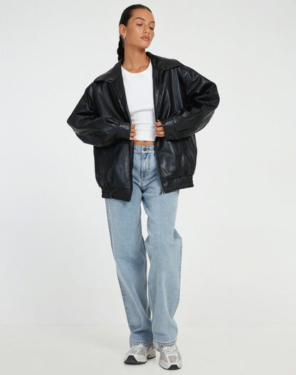 Leren Damesjack met Ruime Pasvorm – Tijdloze Look en Comfort
