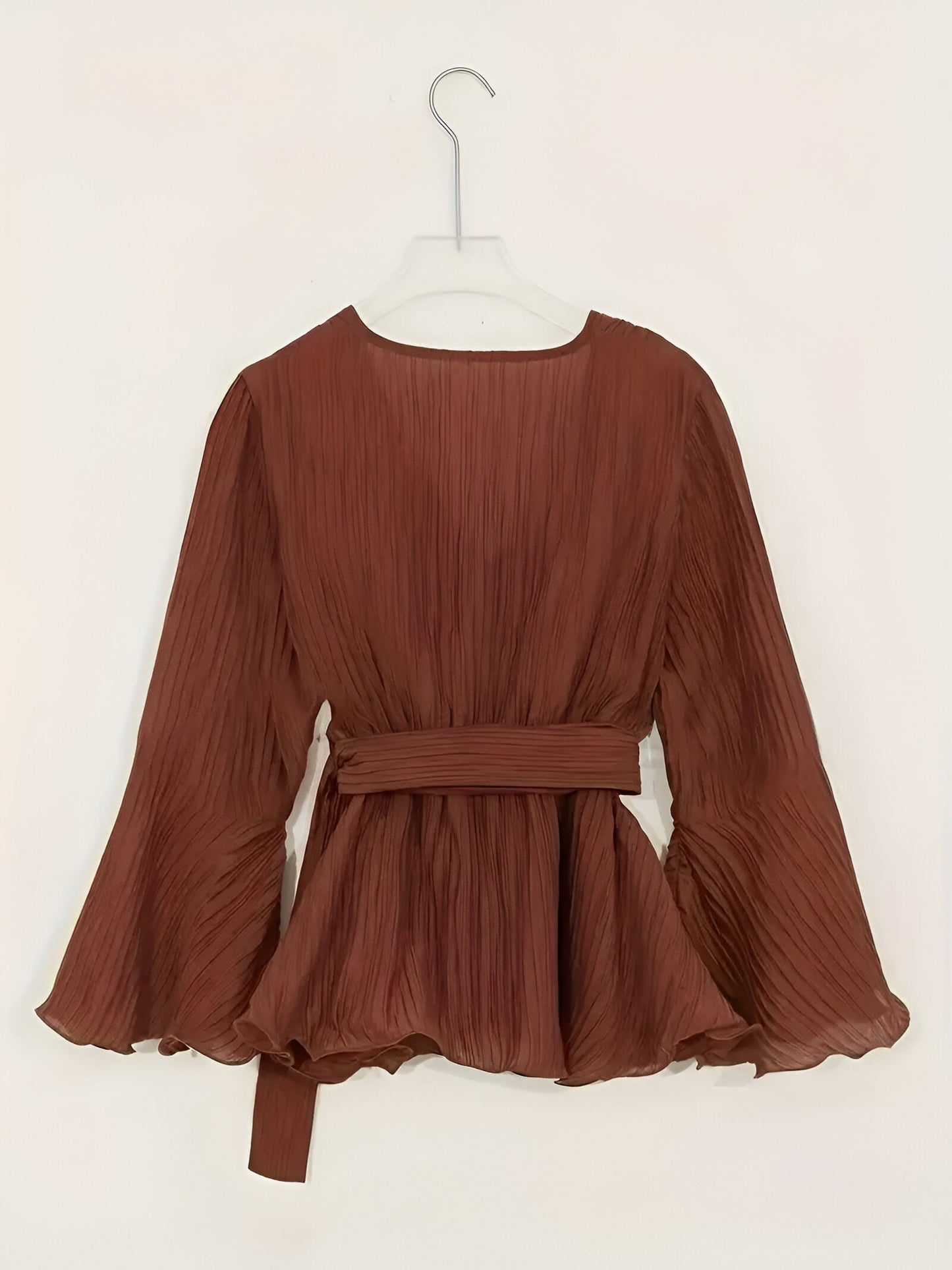 Bylle - V-hals Blouse met Strik en Ruches