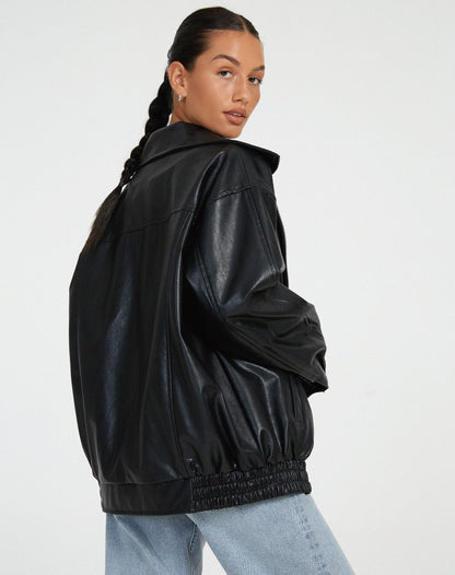 Leren Damesjack met Ruime Pasvorm – Tijdloze Look en Comfort