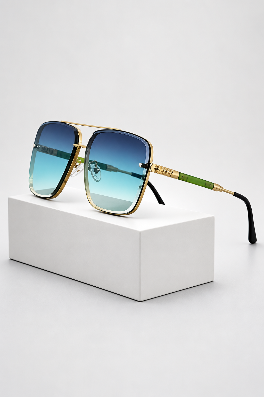 Dames Retro Aviator Zonnebril met Goudkleurig Montuur en UV400 Gradiëntglas