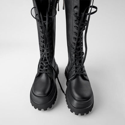 Liva - Stijlvolle Zwarte Veterlaars met Chunky Zool