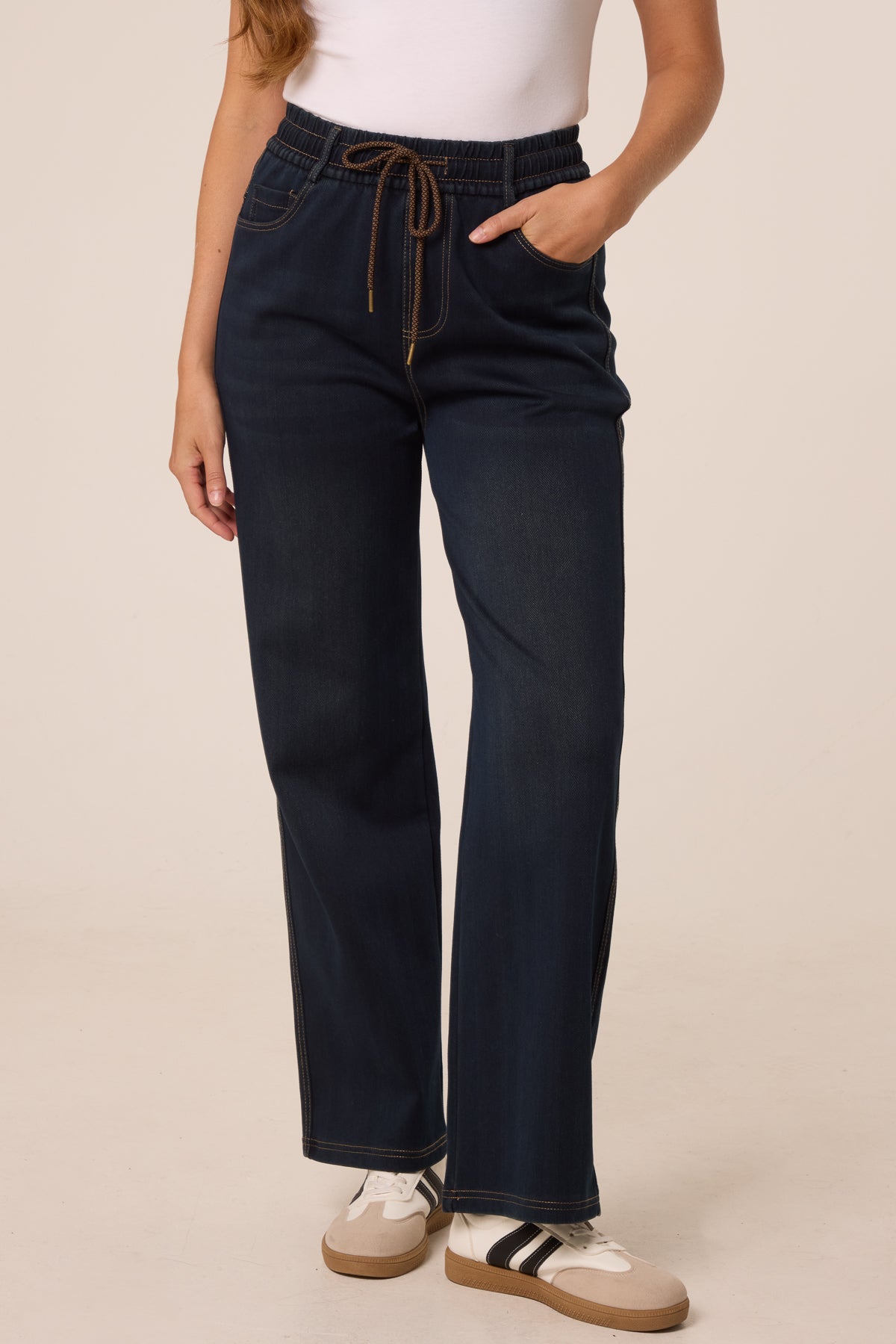 Dames Jeans met Stiksel op Achterzakken – Indigo