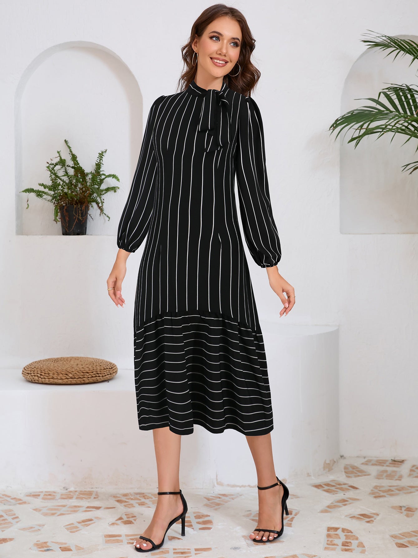 Strikdetail Midi Jurk met Lange Mouwen – Elegante Look voor Elke Gelegenheid