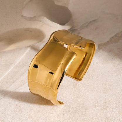 Dames Armband Minimalistisch Goudkleurig – Open Cuff Bangle