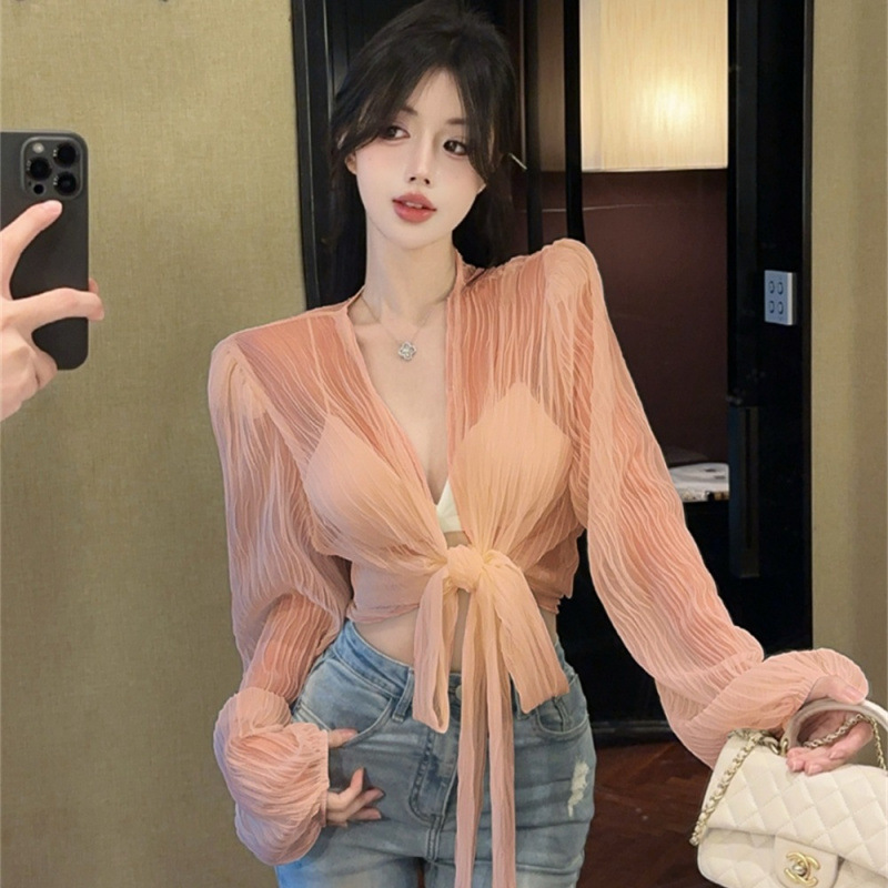 Bylle - V-hals Blouse met Strik en Ruches