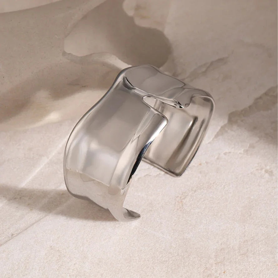 Dames Armband Minimalistisch Goudkleurig – Open Cuff Bangle