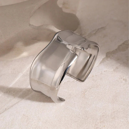 Dames Armband Minimalistisch Goudkleurig – Open Cuff Bangle