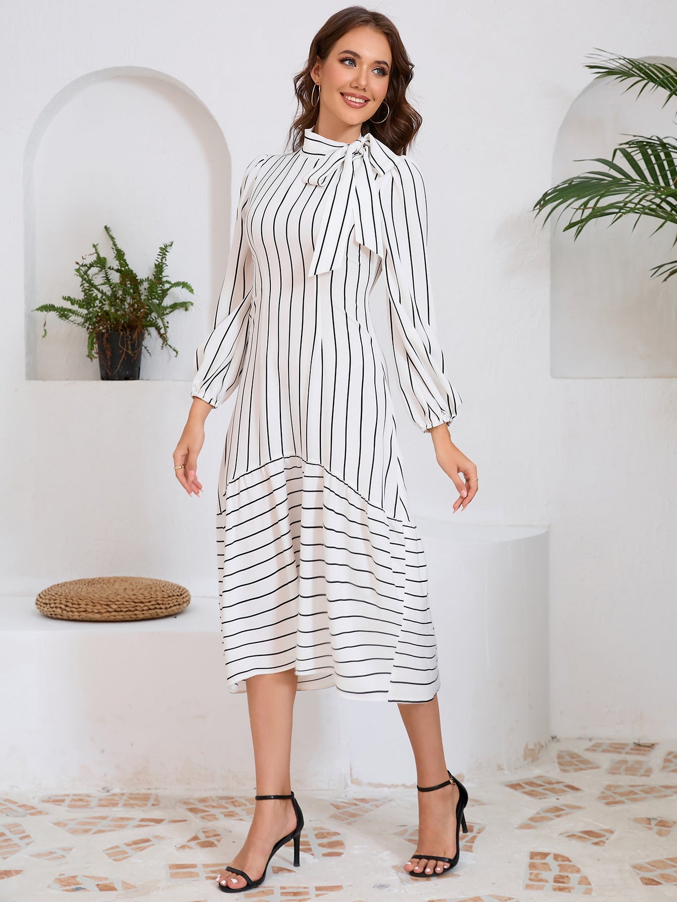 Strikdetail Midi Jurk met Lange Mouwen – Elegante Look voor Elke Gelegenheid