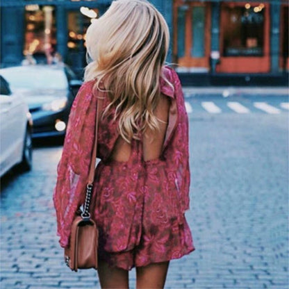 Diora - Speelse Jumpsuit met Hoge Hals en Open Rug