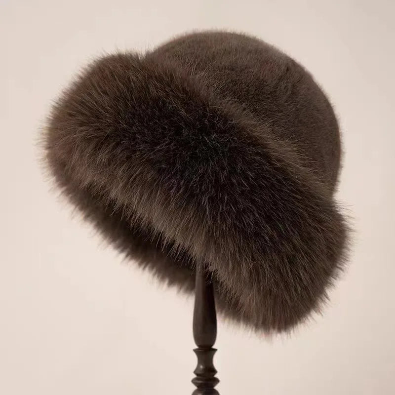 Imitatiebont Damesmuts met Luxe Afwerking – Warm en Modieus Winterhoofddeksel
