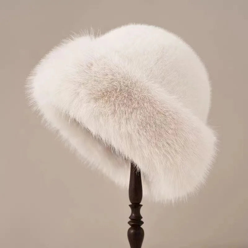Imitatiebont Damesmuts met Luxe Afwerking – Warm en Modieus Winterhoofddeksel