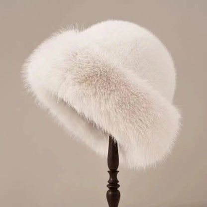 Imitatiebont Damesmuts met Luxe Afwerking – Warm en Modieus Winterhoofddeksel