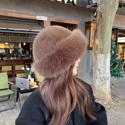 Imitatiebont Damesmuts met Luxe Afwerking – Warm en Modieus Winterhoofddeksel