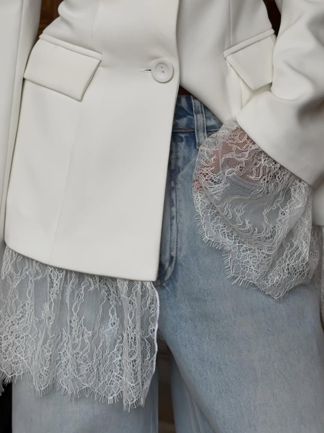Dames Blazer met Kantdetail – Casual Chic
