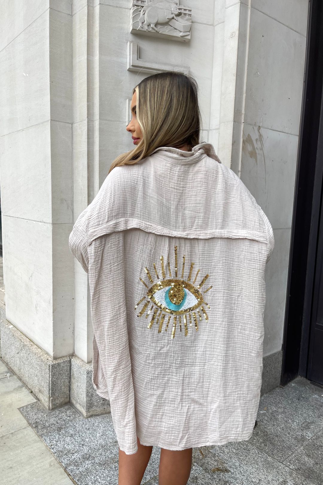 Livia - Lichtgewicht Oversized Kimono Met Uniek Geborduurd Oogdesign