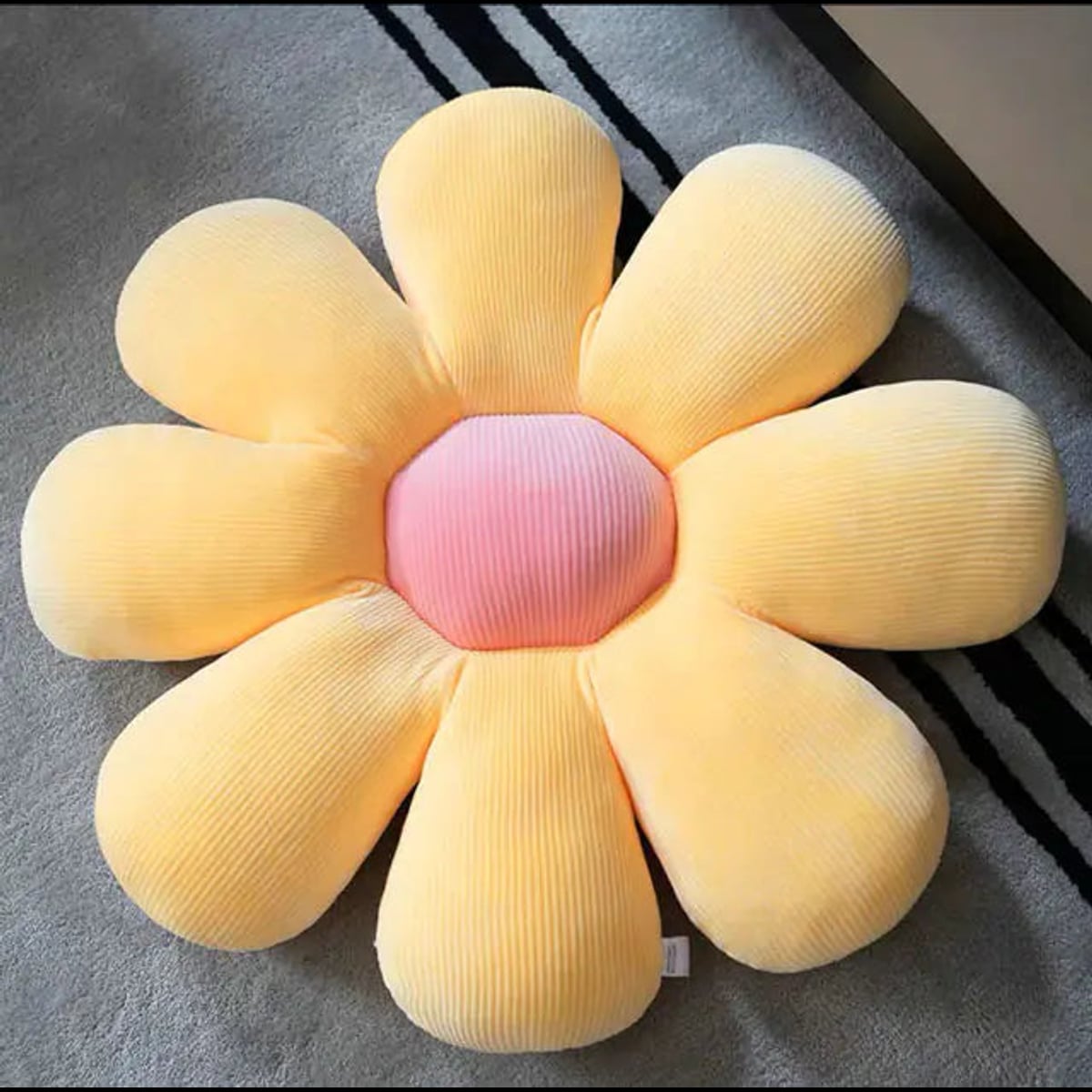 flower-shaped floor seat pad in yellow-pink