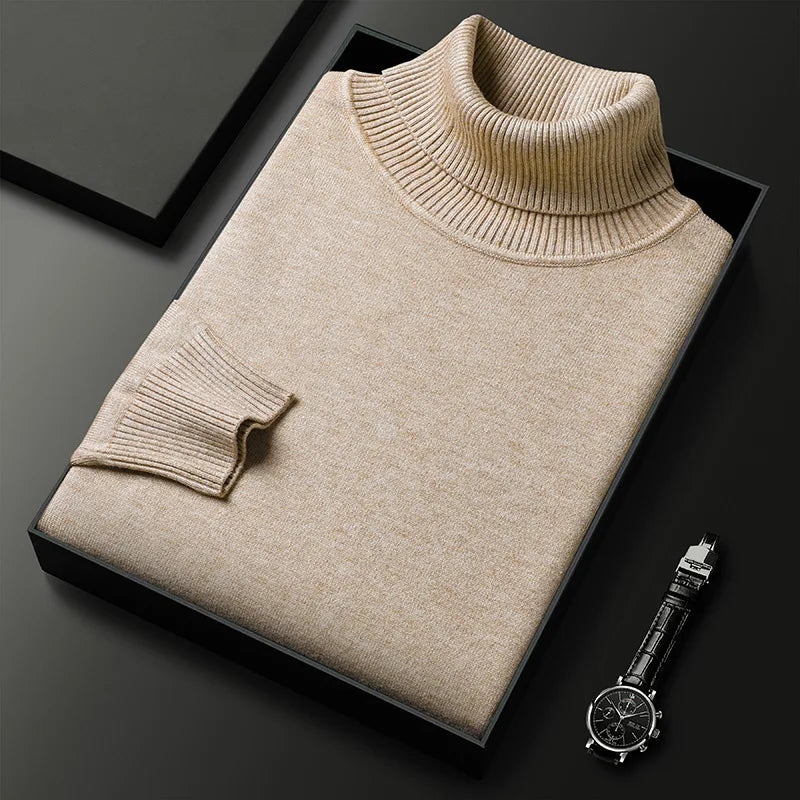 Laurent beige coltrui close-up met ribgebreide kraag en manchet