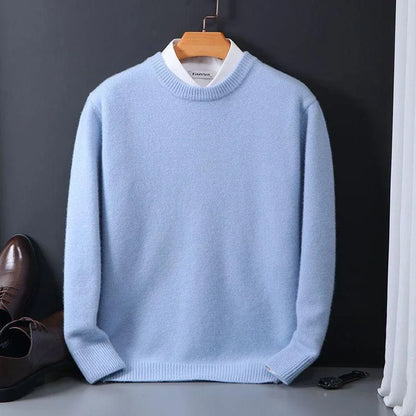 Laurent ronde hals pullover in lichtblauw, close-up vooraanzicht