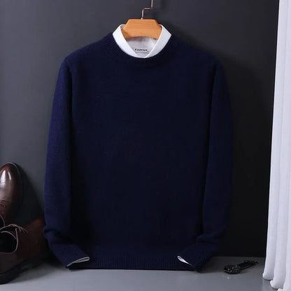 Laurent ronde hals pullover in marineblauw, vooraanzicht