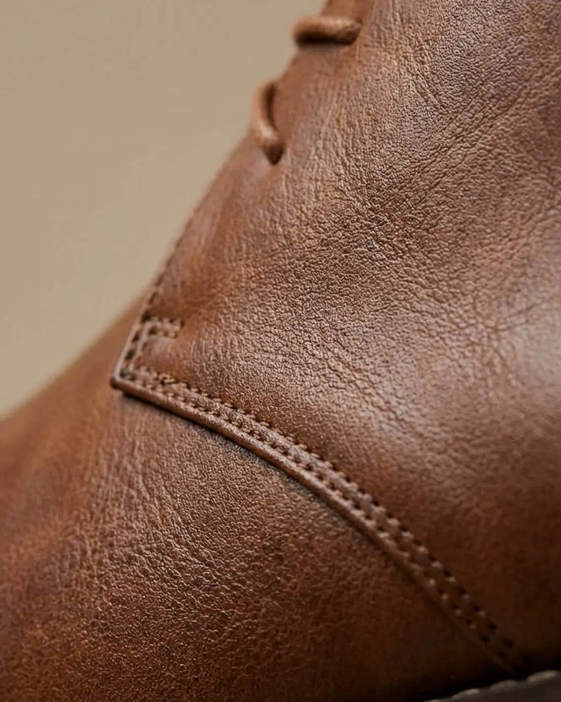 Men's Full-Grain Leather Lace-Up Chukka Boots