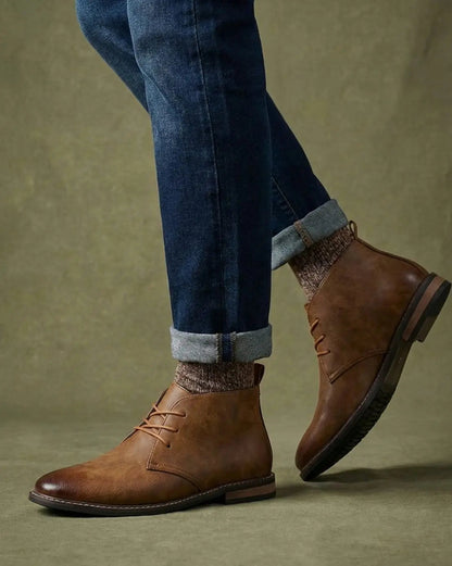 Men's Full-Grain Leather Lace-Up Chukka Boots