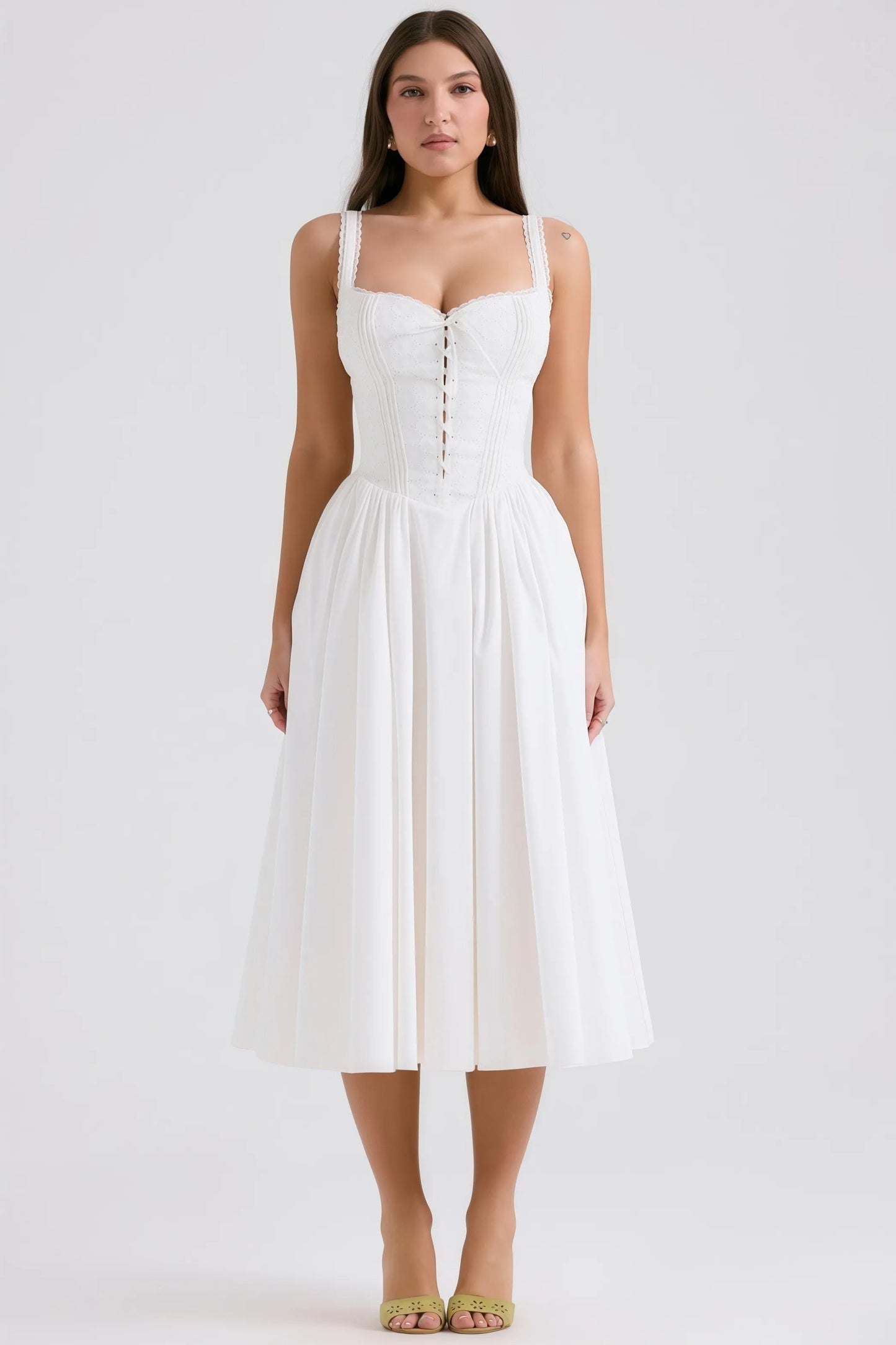 Ava - Witte Halter Midi-jurk met Kantdetails Vooraan