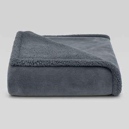 reversible sherpa fleece throw blanket in gray