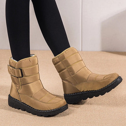 Saskia kaki winterlaars, zijaanzicht gedragen met legging