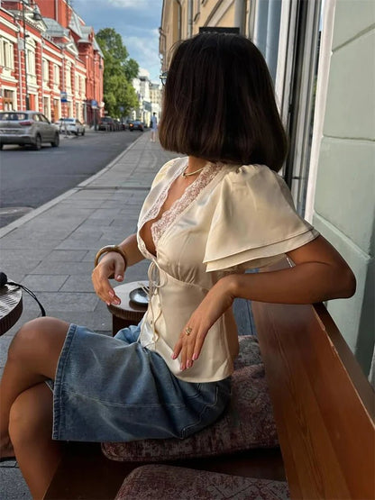 Dames Getailleerde Blouse – Met Kant, Geschikt voor Werk en Dagelijks Gebruik