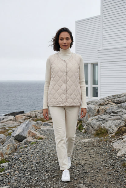 Ivory Diamond-quilted Sleeveless Bodywarmer Vest with Snap Closure - Photo 5