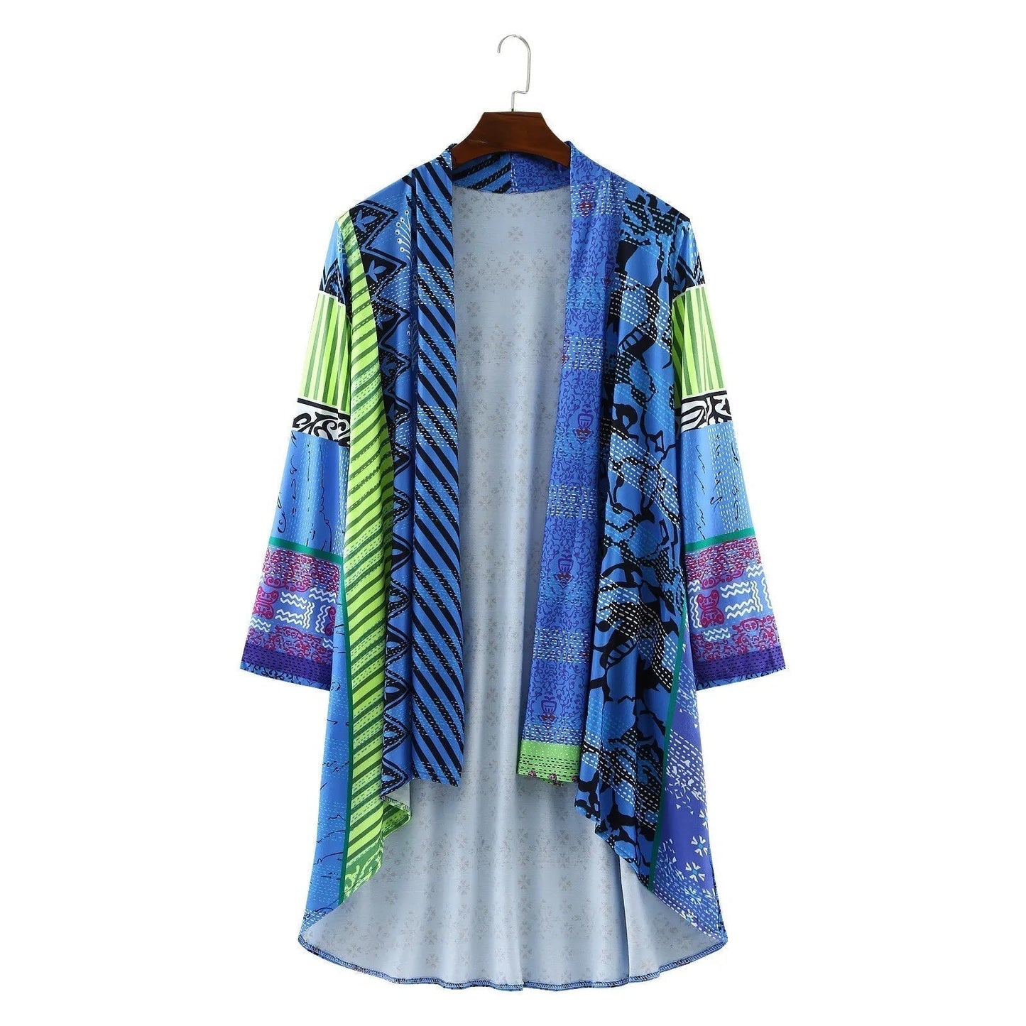 Wietske boho patchwork vest met lange mouwen, vooraanzicht op hanger