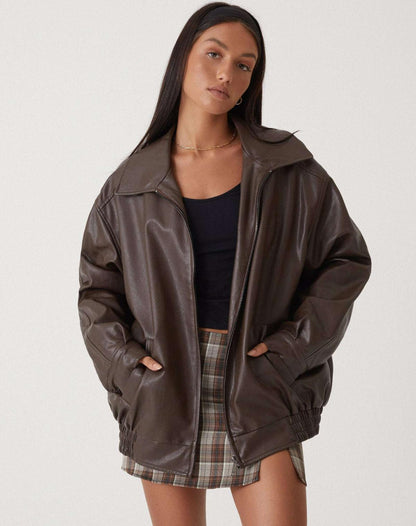 Leren Damesjack met Ruime Pasvorm – Tijdloze Look en Comfort